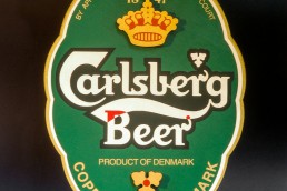 Targa Carlsberg in legno